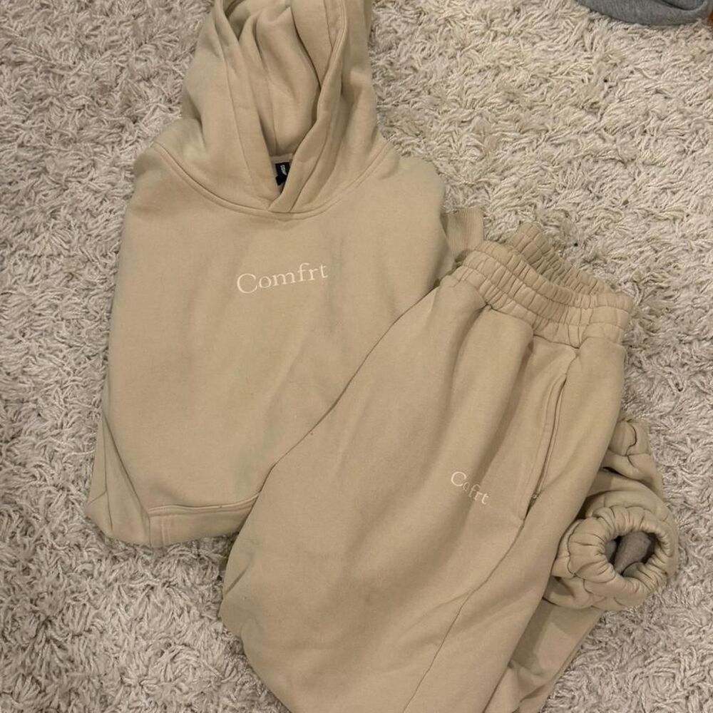 Comfrt Women's Cream and Tan Sweatshirt